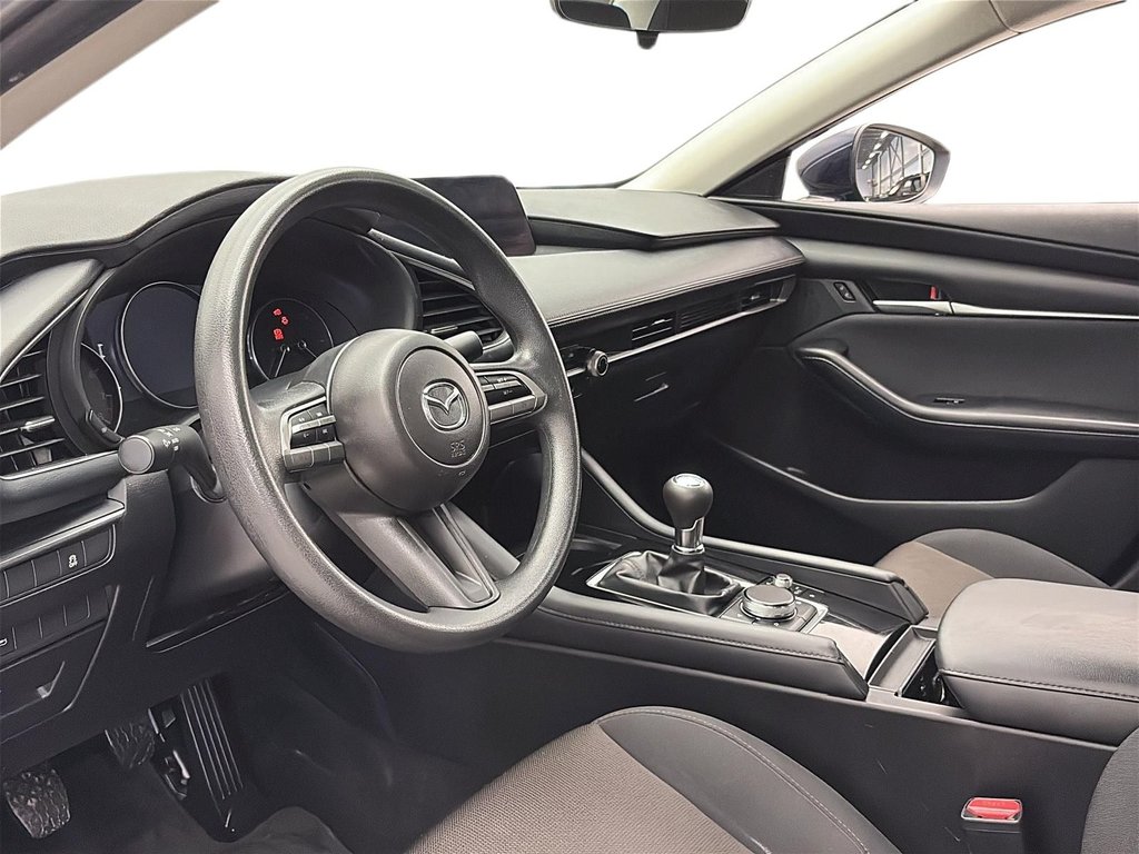 2022 Mazda 3 in Jonquière, Quebec - 7 - w1024h768px