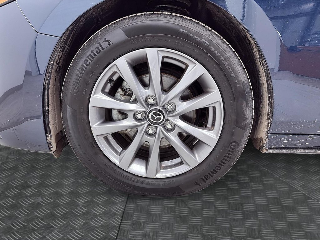 2022 Mazda 3 in Jonquière, Quebec - 15 - w1024h768px