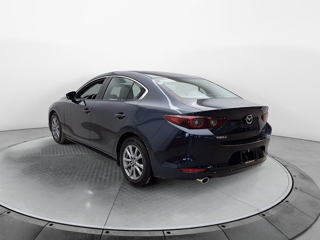 2022 Mazda 3 in Jonquière, Quebec - 4 - w1024h768px