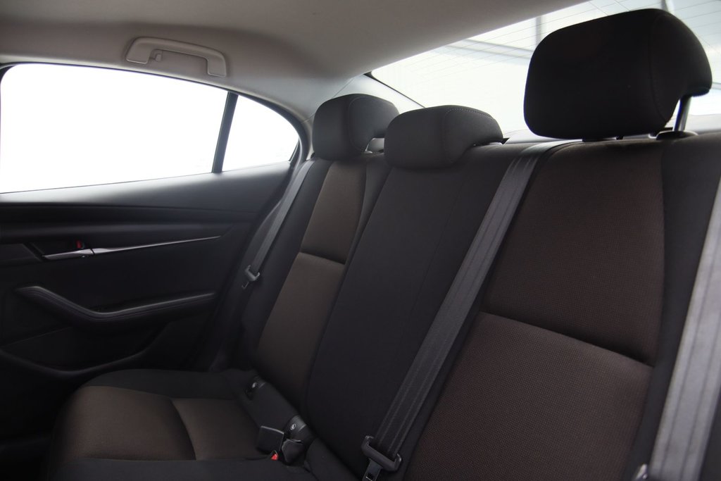 2022 Mazda 3 in Jonquière, Quebec - 10 - w1024h768px
