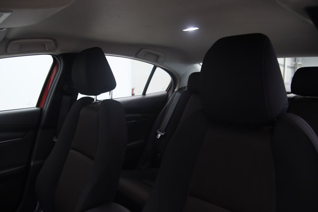 2022 Mazda 3 in Jonquière, Quebec - 8 - w1024h768px