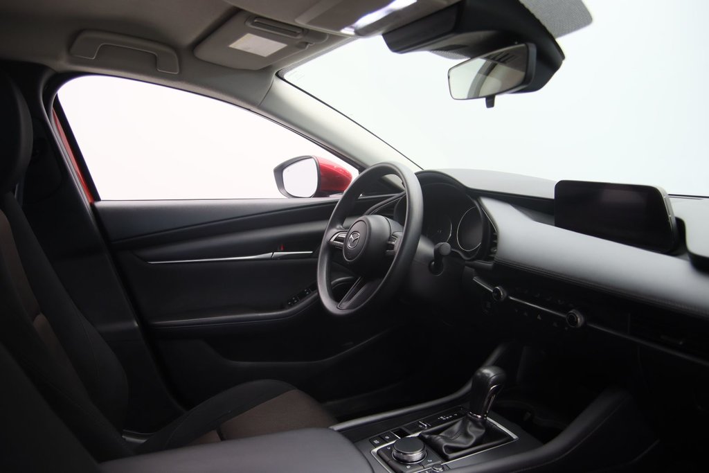 2022 Mazda 3 in Jonquière, Quebec - 16 - w1024h768px