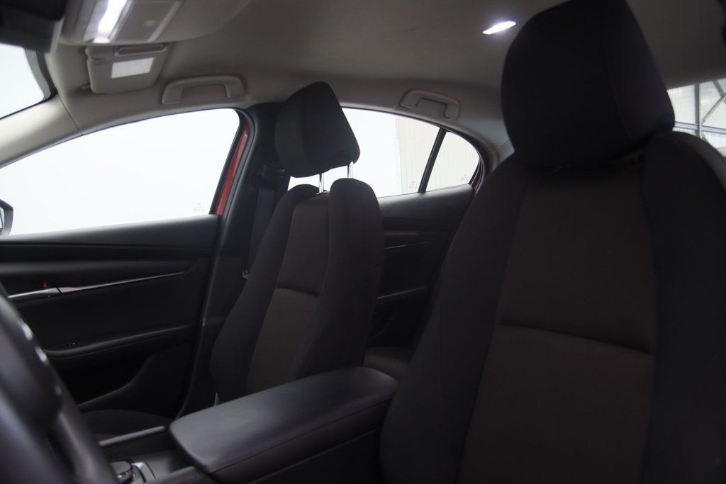 2022 Mazda 3 in Jonquière, Quebec - 7 - w1024h768px