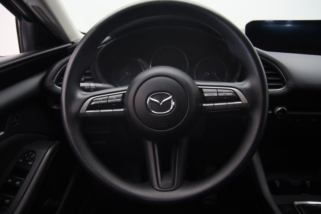2022 Mazda 3 in Jonquière, Quebec - 12 - w1024h768px