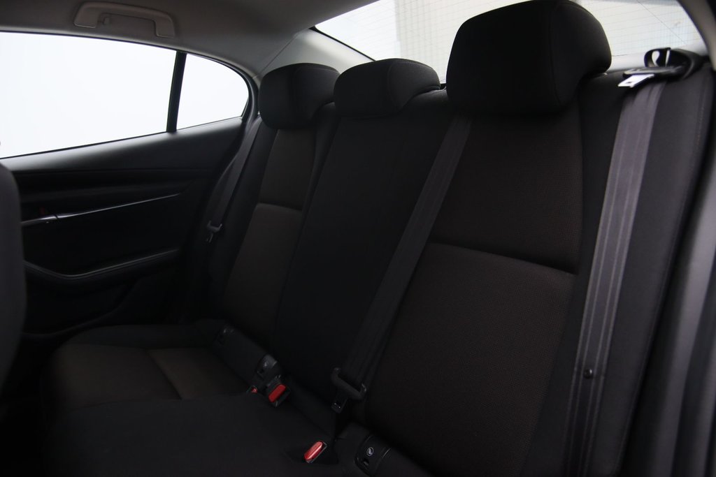 2022 Mazda 3 in Baie-Comeau, Quebec - 9 - w1024h768px