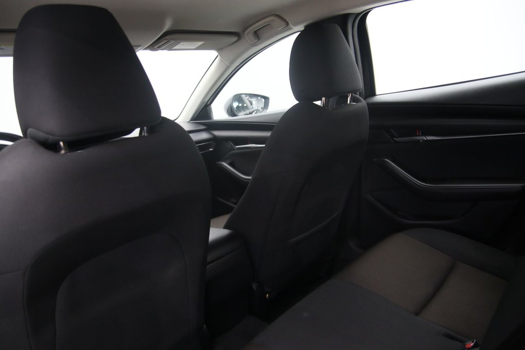 2022 Mazda 3 in Baie-Comeau, Quebec - 8 - w1024h768px