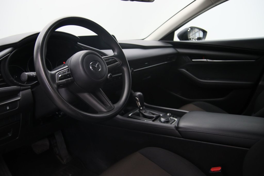 2022 Mazda 3 in Baie-Comeau, Quebec - 6 - w1024h768px