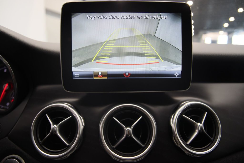 2018 Mercedes-Benz GLA 250 in Chicoutimi, Quebec - 15 - w1024h768px