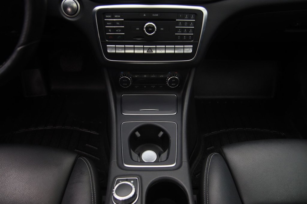 2018 Mercedes-Benz GLA 250 in Chicoutimi, Quebec - 14 - w1024h768px