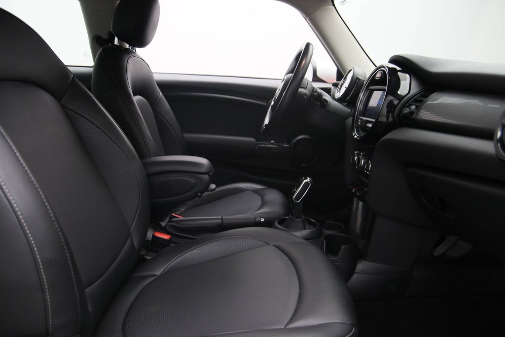 MINI 3 Door  2020 à Sept-Îles, Québec - 16 - w1024h768px
