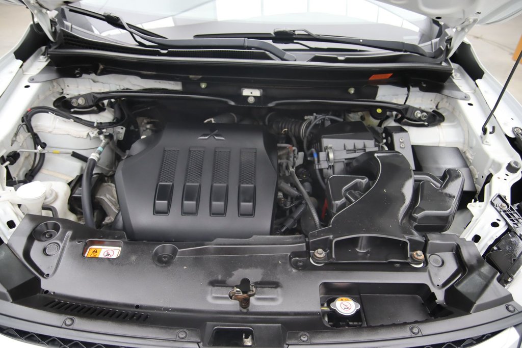 2020 Mitsubishi Eclipse Cross in Sept-Îles, Quebec - 16 - w1024h768px