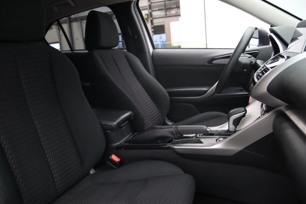 2020 Mitsubishi Eclipse Cross in Sept-Îles, Quebec - 15 - w1024h768px