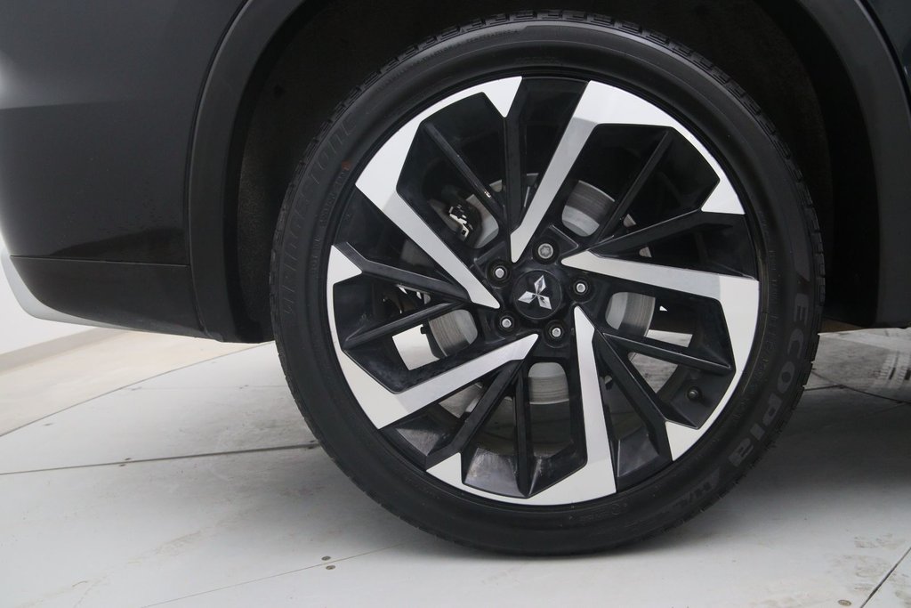 2024 Mitsubishi Outlander Plug-In Hybrid in Chicoutimi, Quebec - 15 - w1024h768px