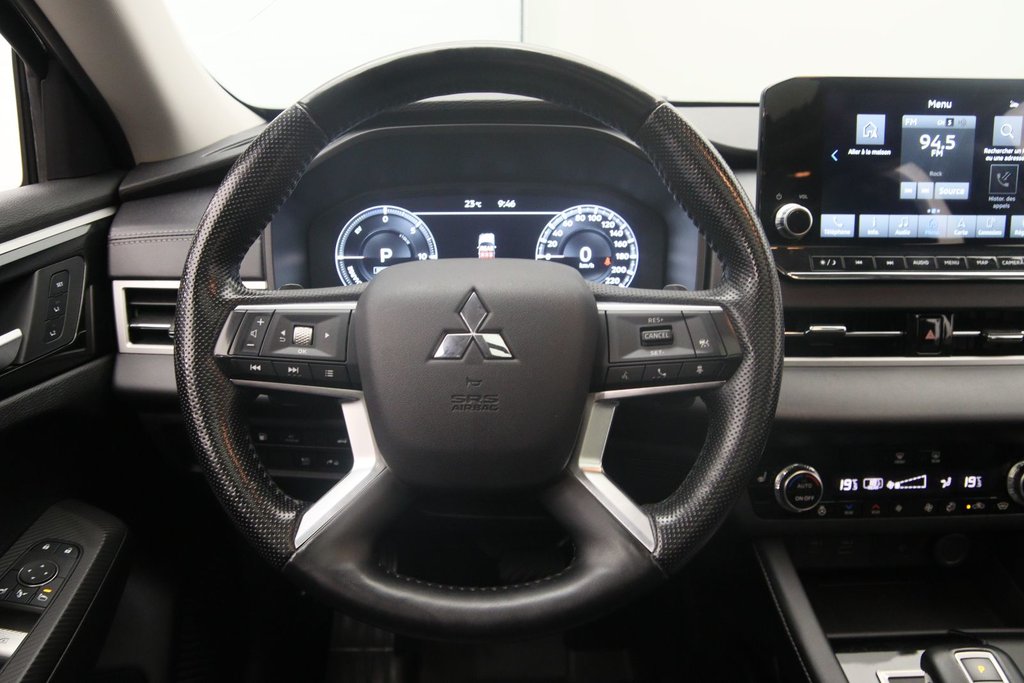 2024 Mitsubishi Outlander Plug-In Hybrid in Chicoutimi, Quebec - 11 - w1024h768px