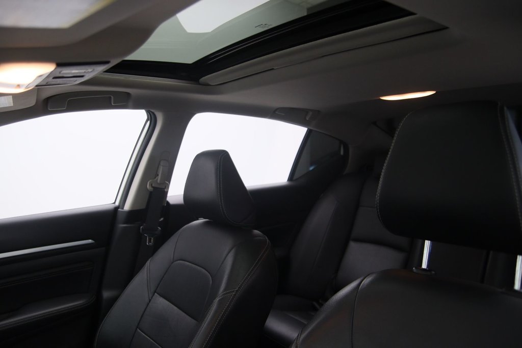 2020 Nissan Altima 2.5 Platinum in Chicoutimi, Quebec - 10 - w1024h768px