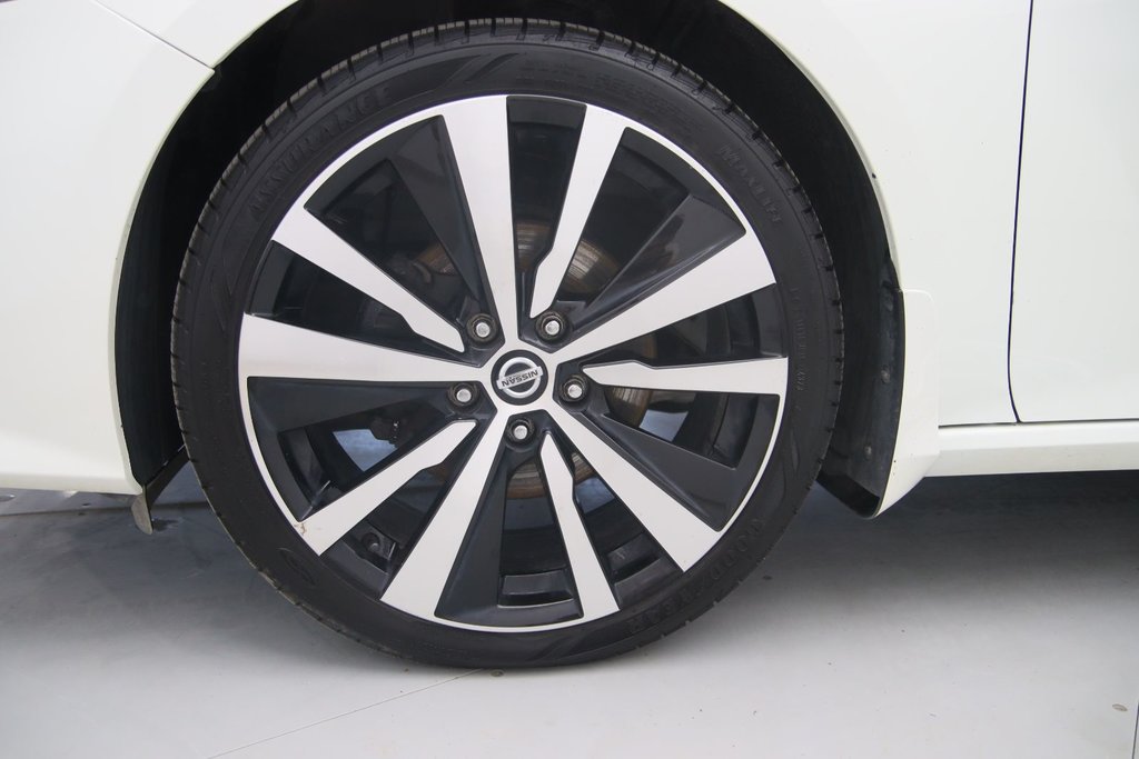 2020 Nissan Altima 2.5 Platinum in Chicoutimi, Quebec - 19 - w1024h768px