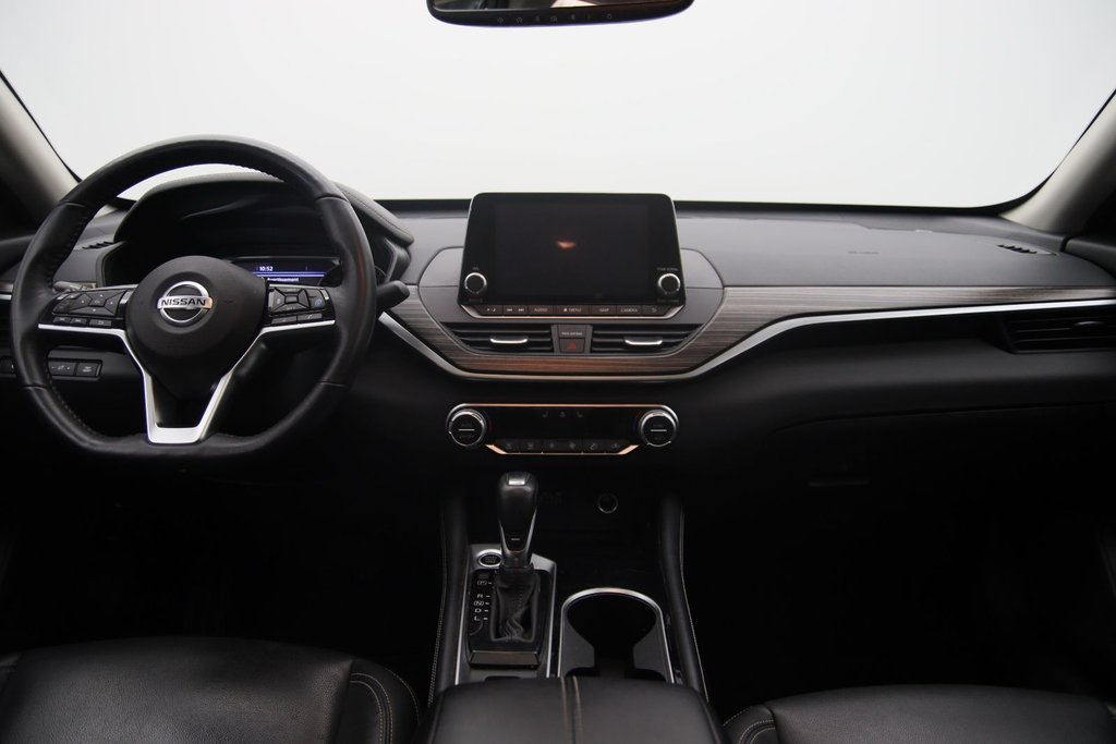 2020 Nissan Altima 2.5 Platinum in Chicoutimi, Quebec - 12 - w1024h768px