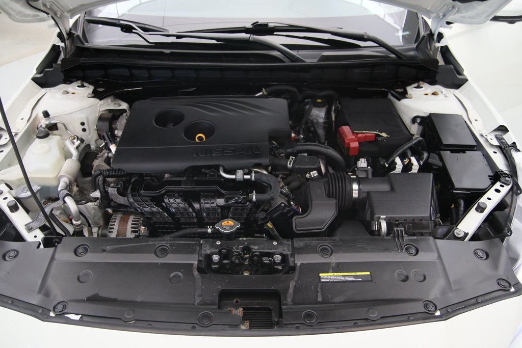 2020 Nissan Altima 2.5 Platinum in Chicoutimi, Quebec - 18 - w1024h768px