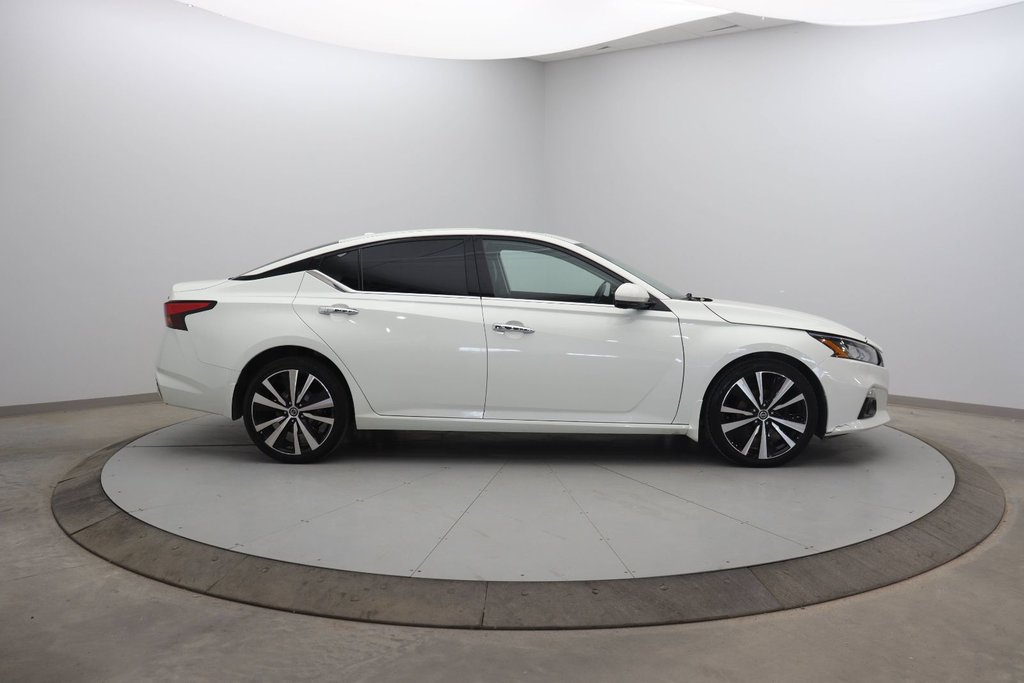 2020 Nissan Altima 2.5 Platinum in Chicoutimi, Quebec - 3 - w1024h768px