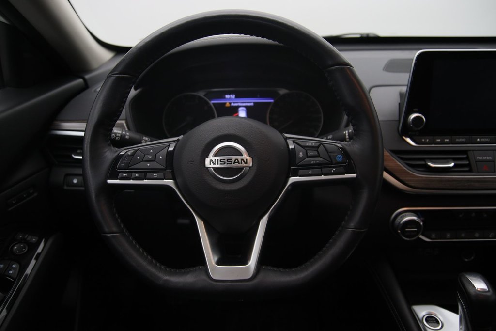 2020 Nissan Altima 2.5 Platinum in Chicoutimi, Quebec - 11 - w1024h768px