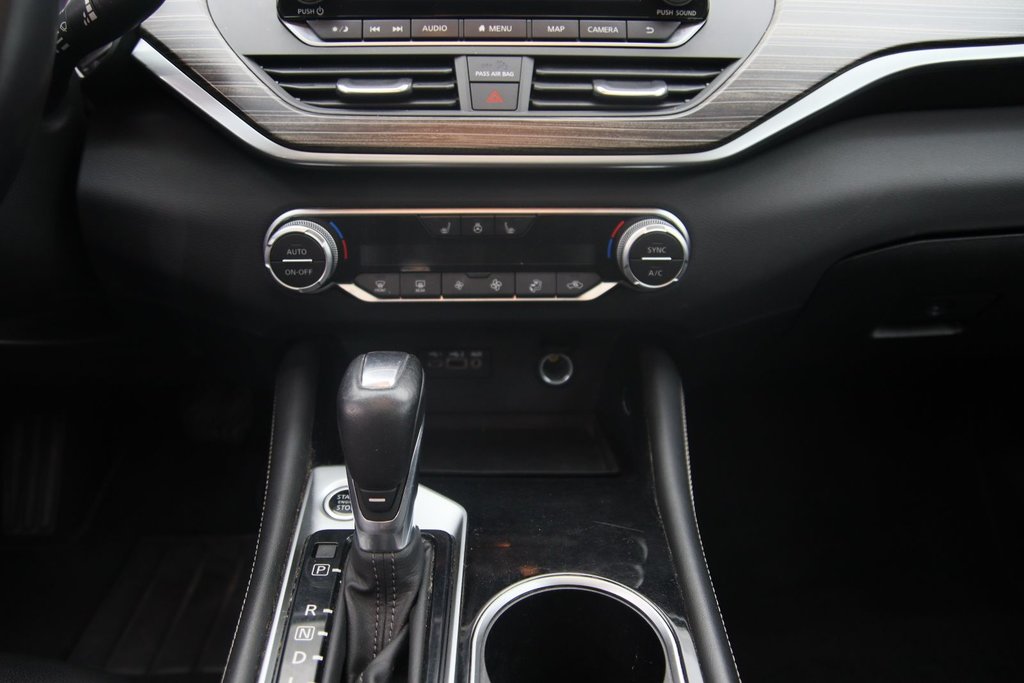 2020 Nissan Altima 2.5 Platinum in Chicoutimi, Quebec - 14 - w1024h768px