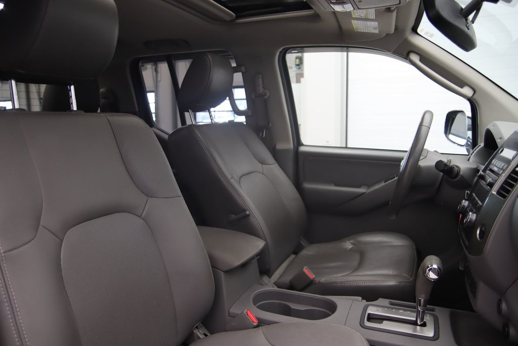 2010 Nissan Frontier in Sept-Îles, Quebec - 16 - w1024h768px