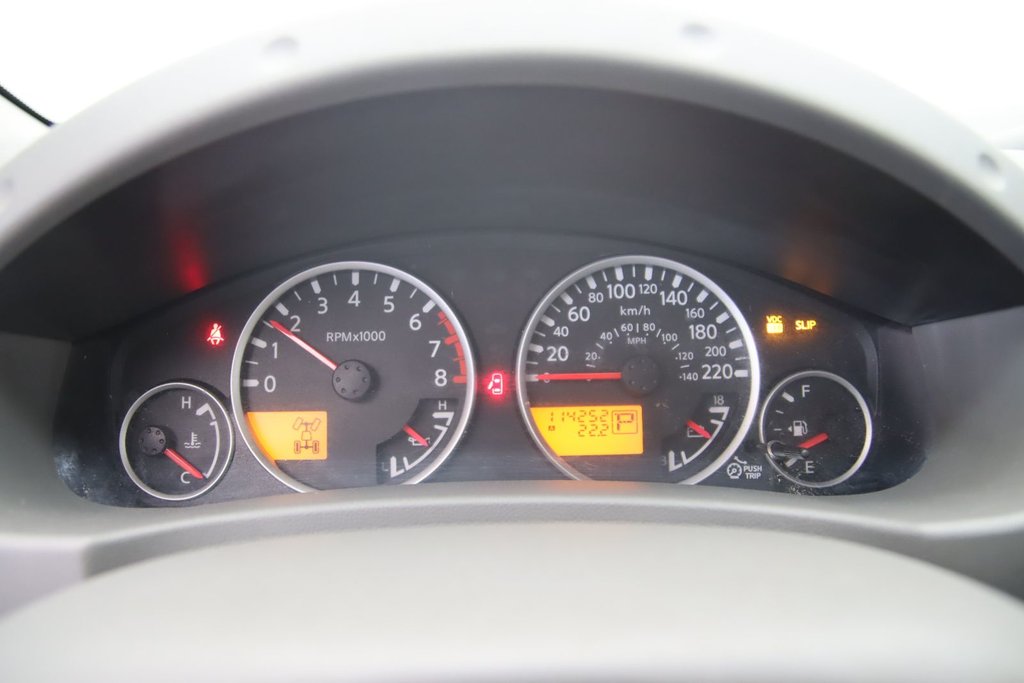 2010 Nissan Frontier in Sept-Îles, Quebec - 13 - w1024h768px