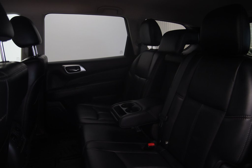Nissan Pathfinder  2017 à Jonquière, Québec - 9 - w1024h768px