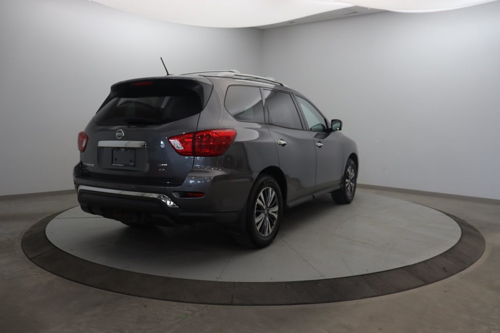 Nissan Pathfinder  2017 à Jonquière, Québec - 4 - w1024h768px