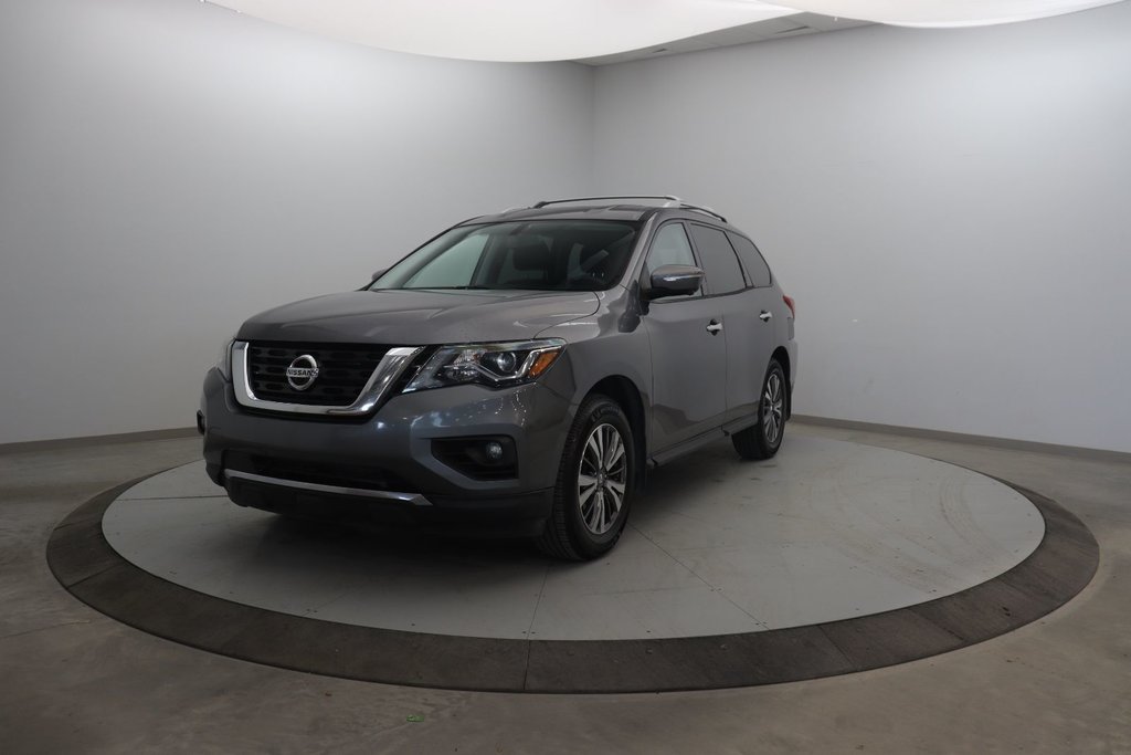 Nissan Pathfinder  2017 à Jonquière, Québec - 1 - w1024h768px