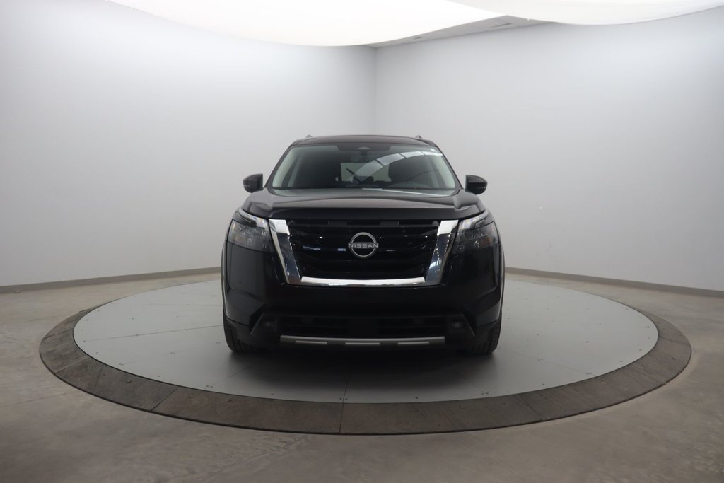 Nissan Pathfinder  2024 à Jonquière, Québec - 2 - w1024h768px