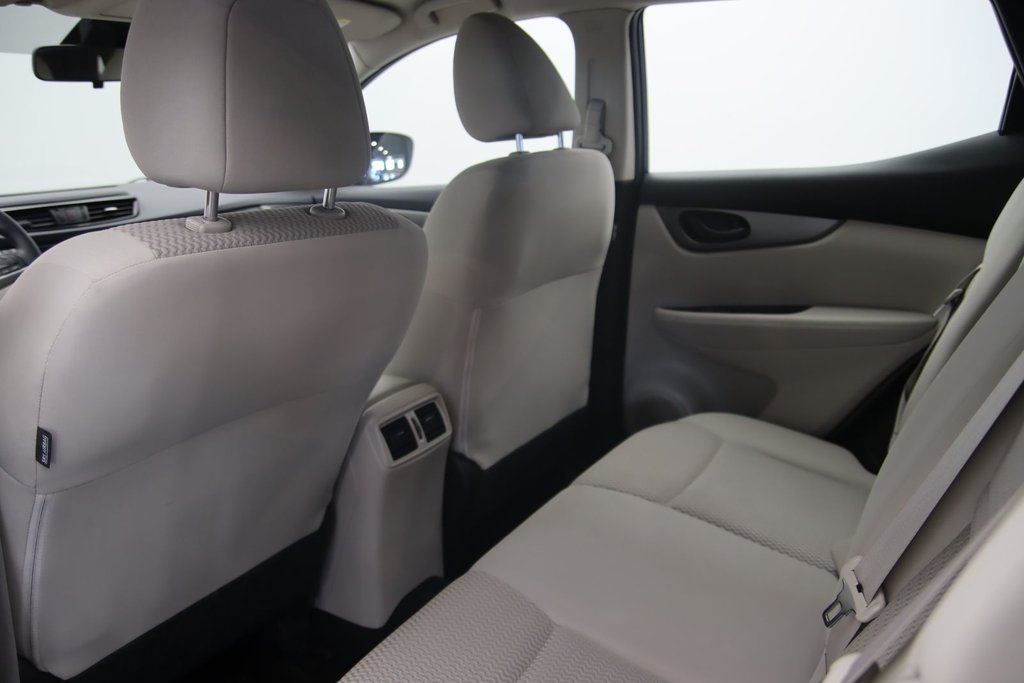Nissan Qashqai  2020 à Jonquière, Québec - 8 - w1024h768px