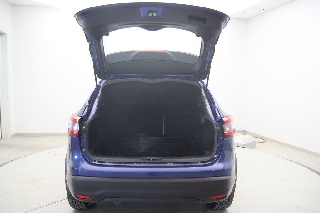 Nissan Qashqai  2020 à Jonquière, Québec - 17 - w1024h768px