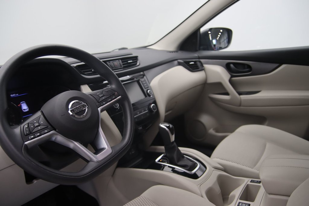 Nissan Qashqai  2020 à Jonquière, Québec - 6 - w1024h768px