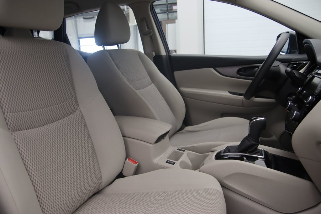 Nissan Qashqai  2020 à Jonquière, Québec - 15 - w1024h768px