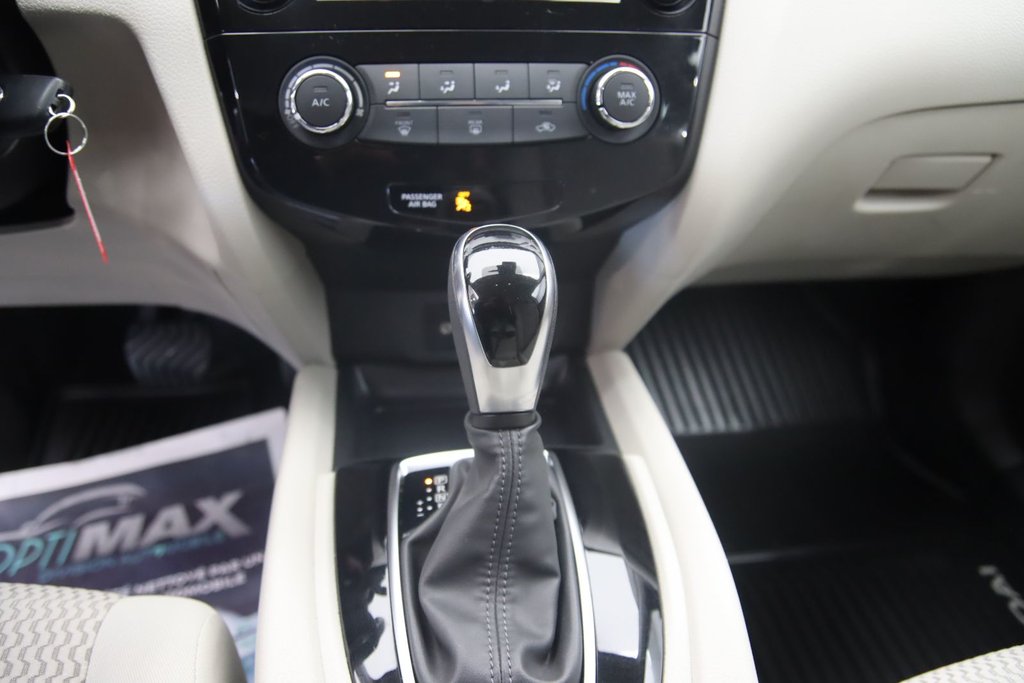 Nissan Qashqai  2020 à Jonquière, Québec - 13 - w1024h768px