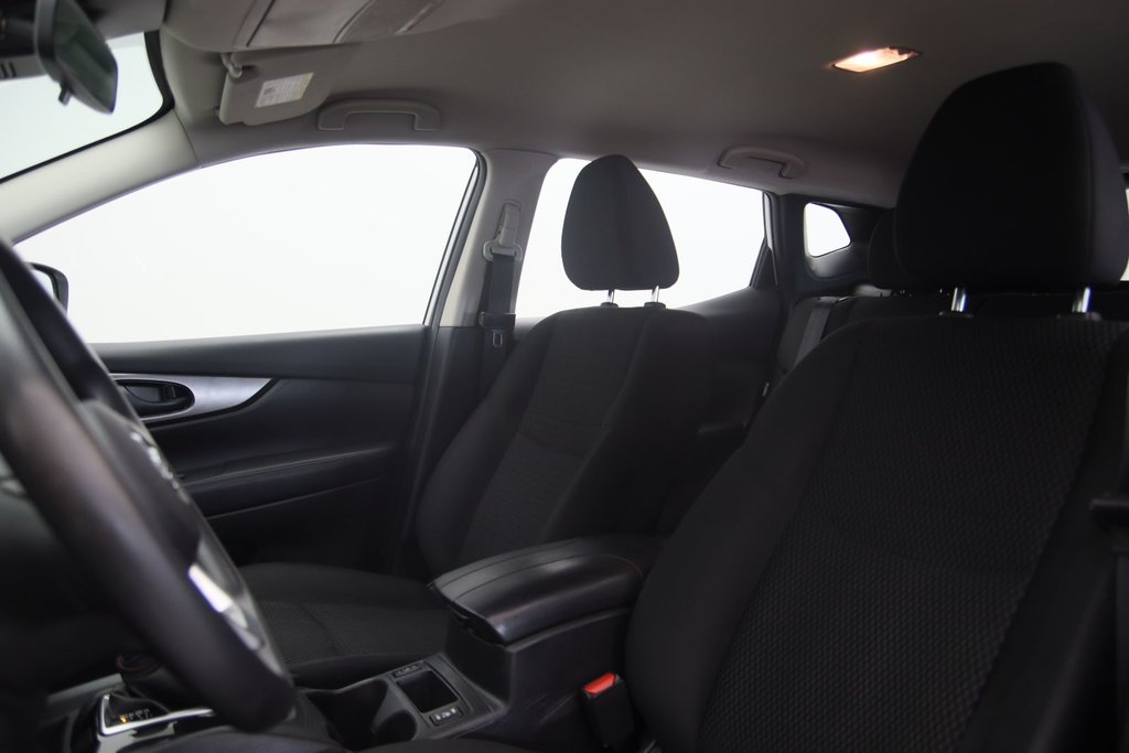 2021 Nissan Qashqai S in Chicoutimi, Quebec - 7 - w1024h768px