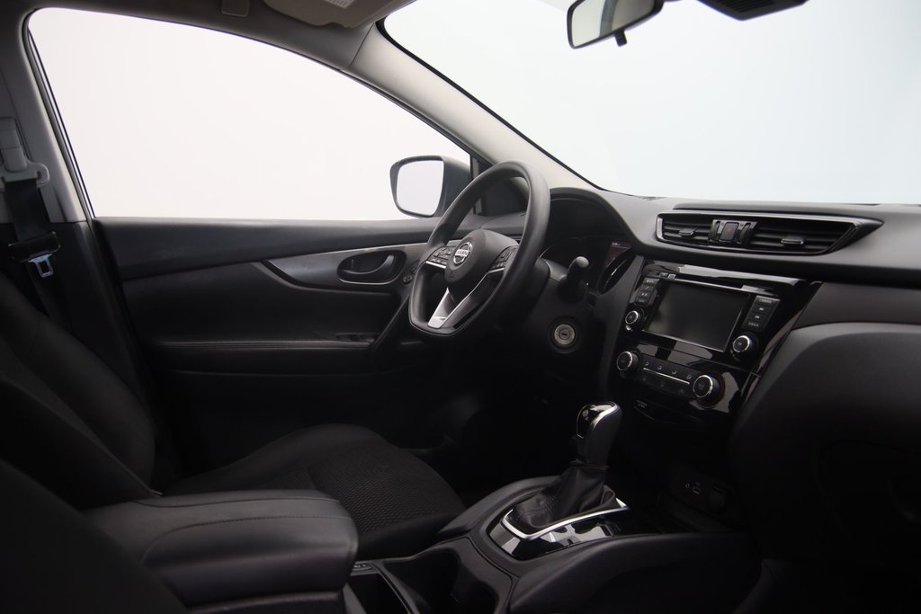2021 Nissan Qashqai S in Chicoutimi, Quebec - 15 - w1024h768px