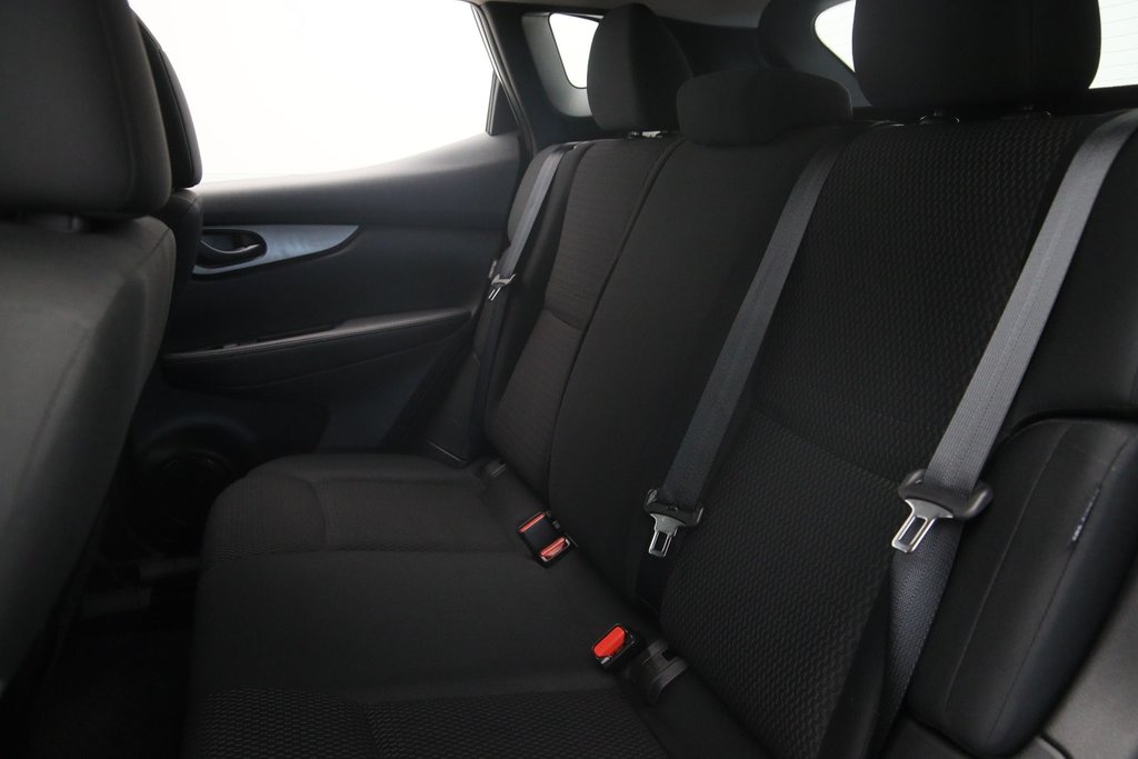 2023 Nissan Qashqai S in Chicoutimi, Quebec - 8 - w1024h768px