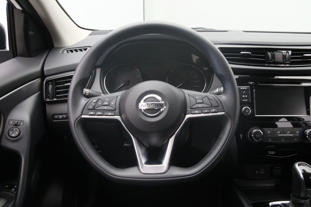 2023 Nissan Qashqai S in Chicoutimi, Quebec - 11 - w1024h768px