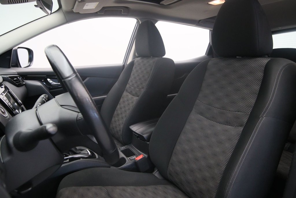 Nissan Qashqai  2023 à Sept-Îles, Québec - 6 - w1024h768px