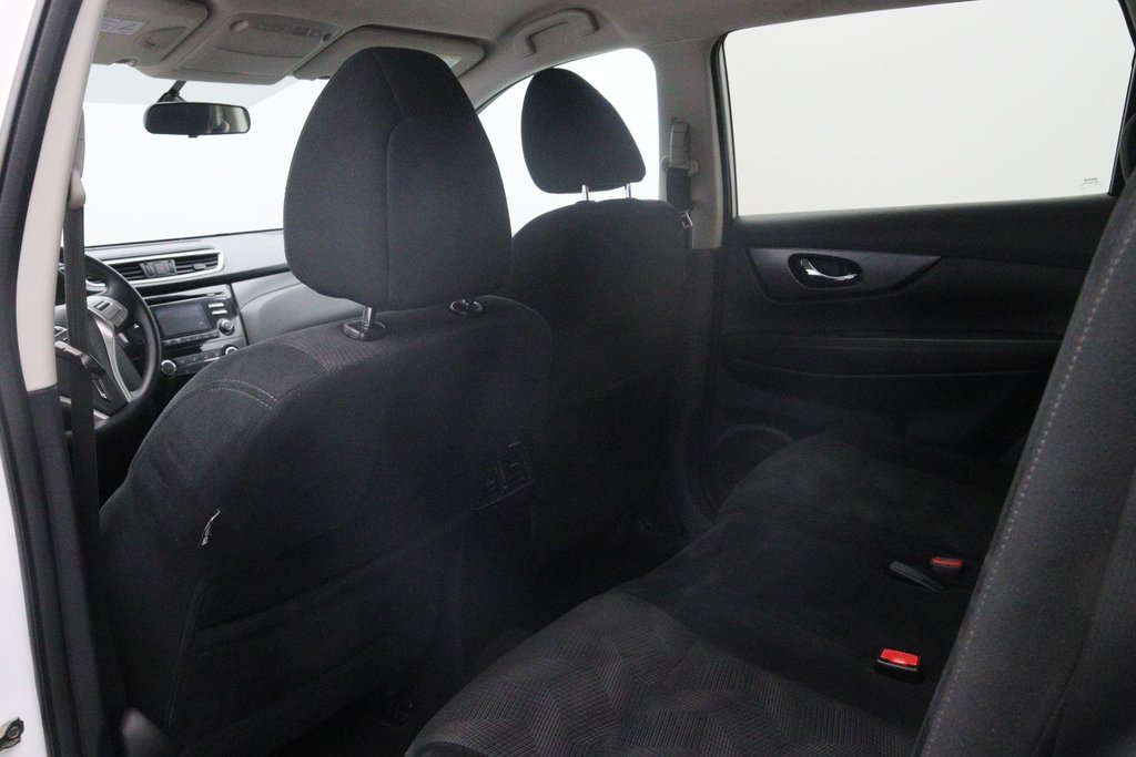 2016 Nissan Rogue in Chicoutimi, Quebec - 8 - w1024h768px