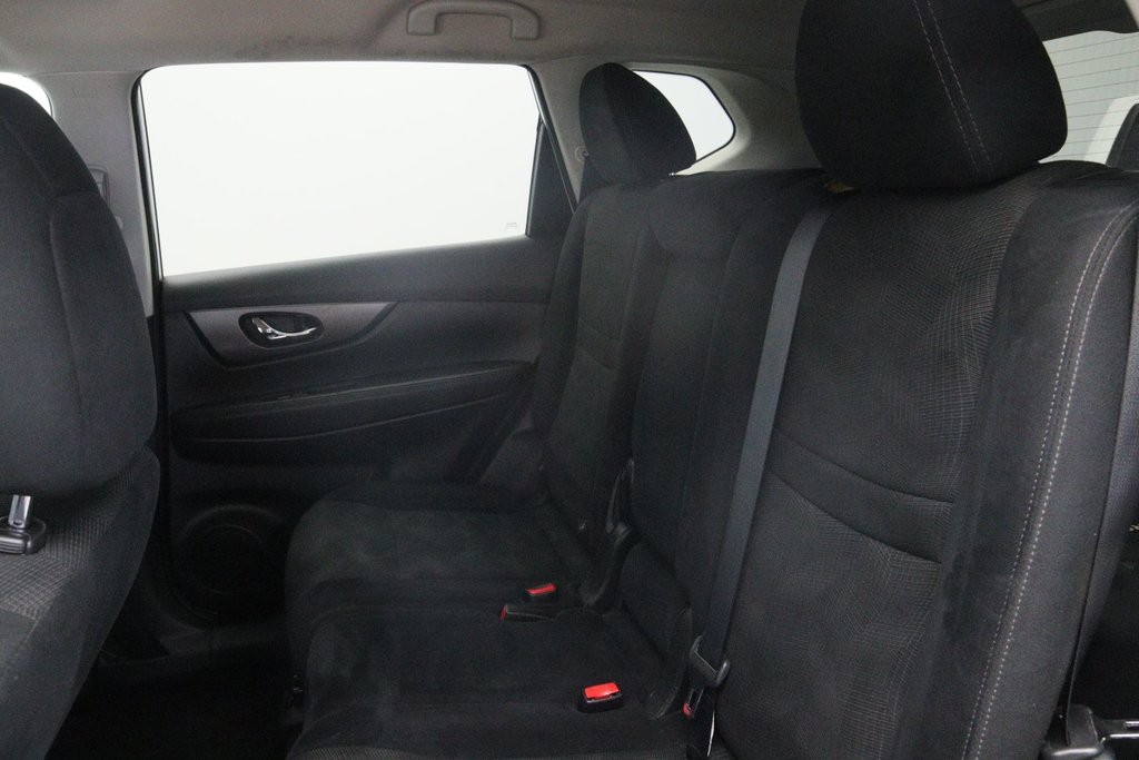 2016 Nissan Rogue in Chicoutimi, Quebec - 9 - w1024h768px