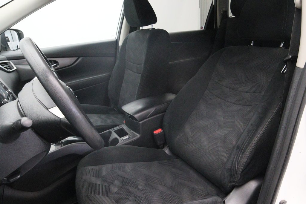 2016 Nissan Rogue in Chicoutimi, Quebec - 7 - w1024h768px