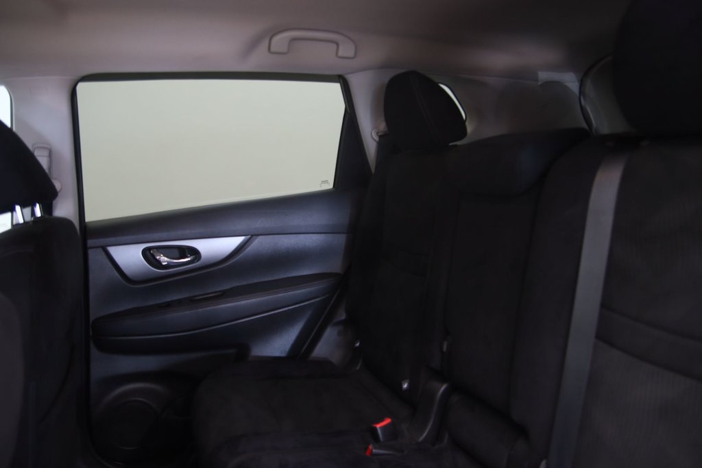 2016 Nissan Rogue in Baie-Comeau, Quebec - 9 - w1024h768px