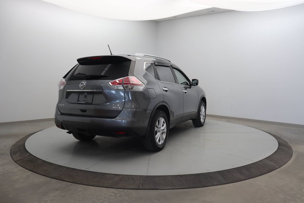 2016 Nissan Rogue in Baie-Comeau, Quebec - 4 - w1024h768px