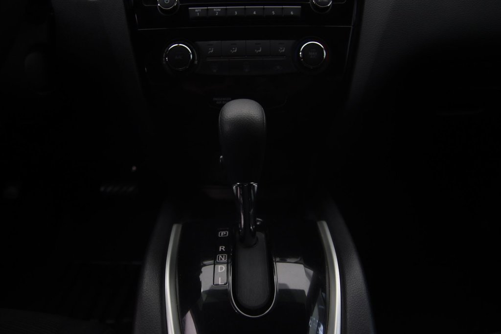 2016 Nissan Rogue in Baie-Comeau, Quebec - 13 - w1024h768px