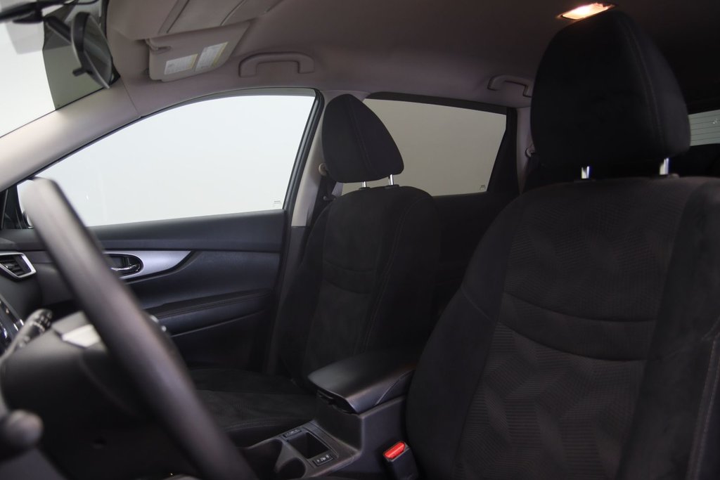 2016 Nissan Rogue in Baie-Comeau, Quebec - 7 - w1024h768px
