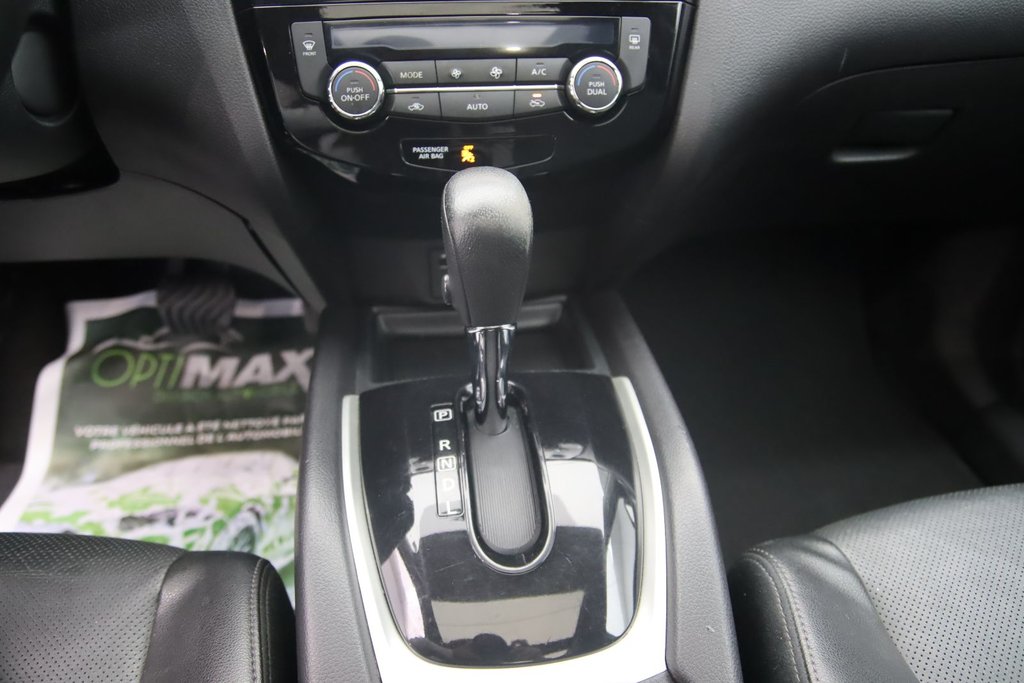 2016 Nissan Rogue in Jonquière, Quebec - 14 - w1024h768px