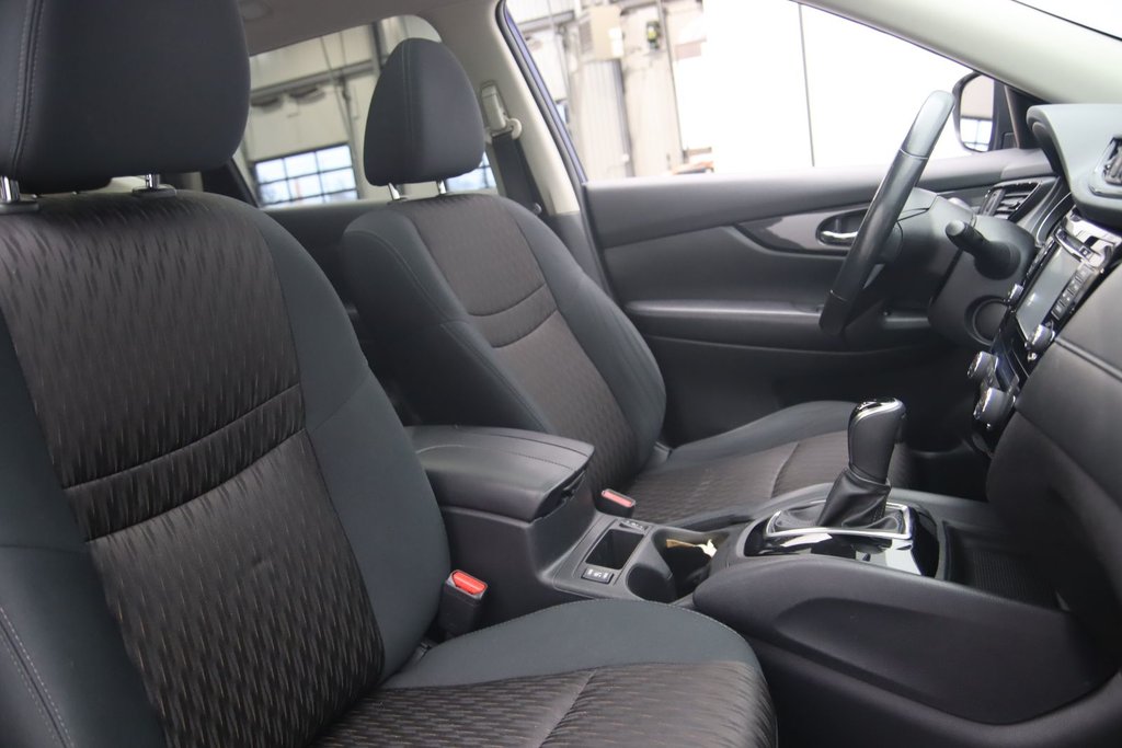 2017 Nissan Rogue in Jonquière, Quebec - 16 - w1024h768px